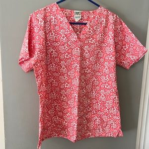 Scrub top-coral